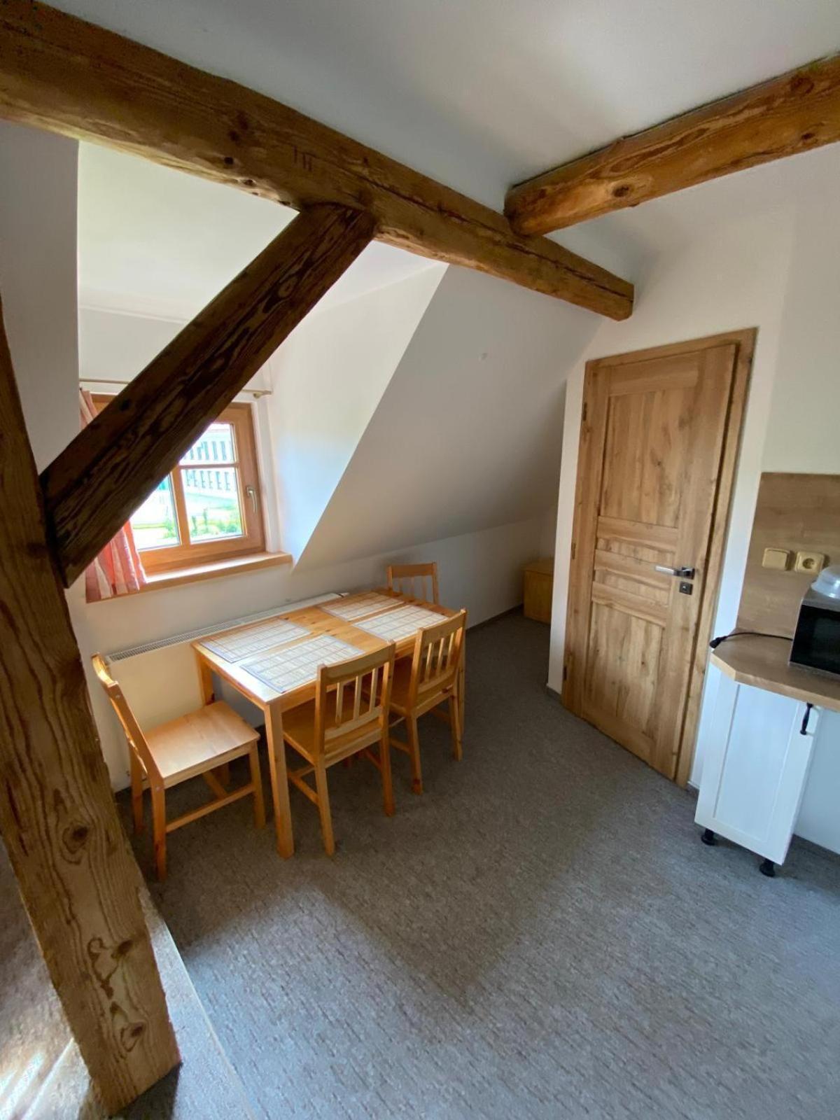 Apartman Na Statku Červený Kostelec المظهر الخارجي الصورة