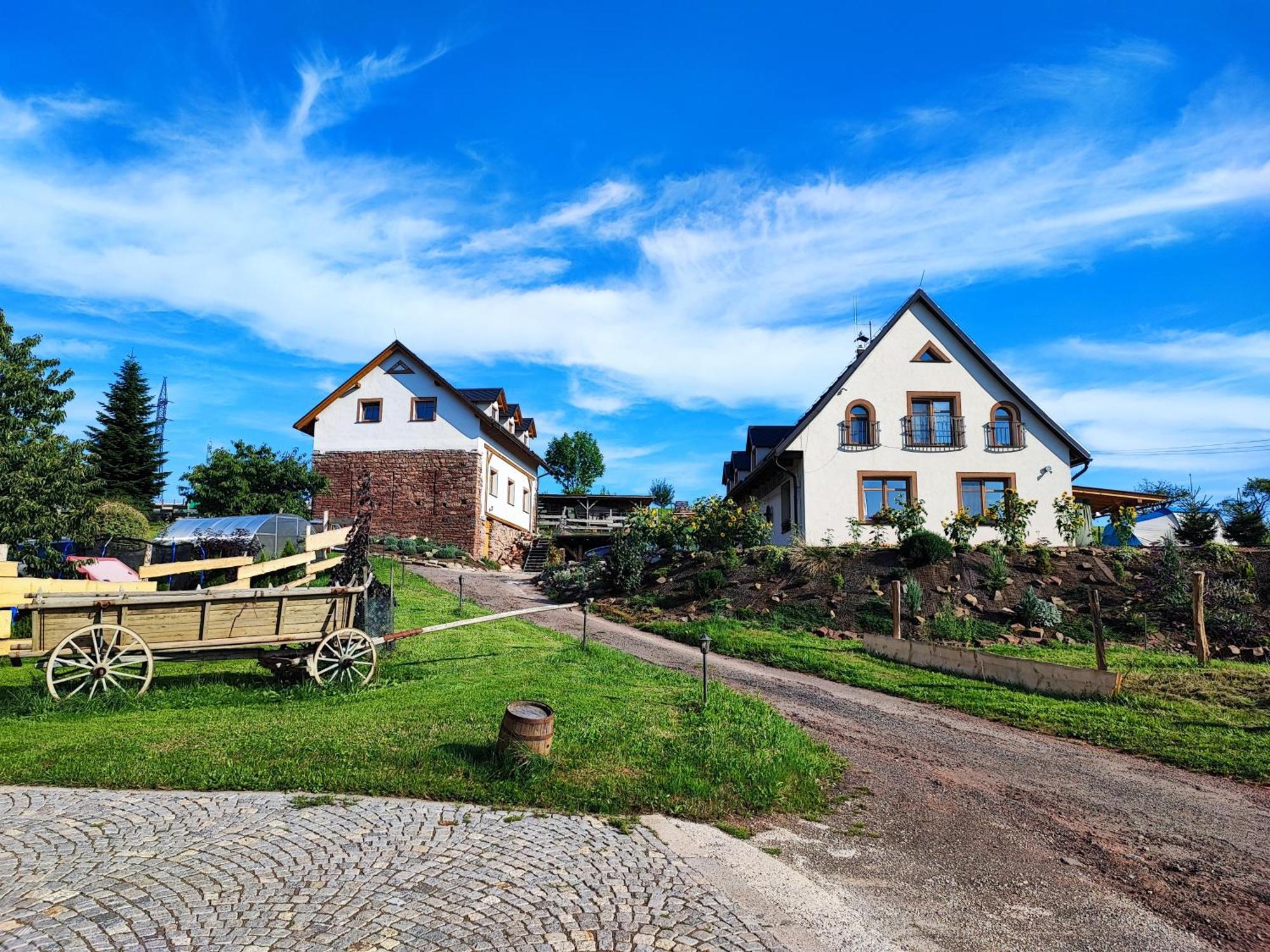 Apartman Na Statku Červený Kostelec المظهر الخارجي الصورة